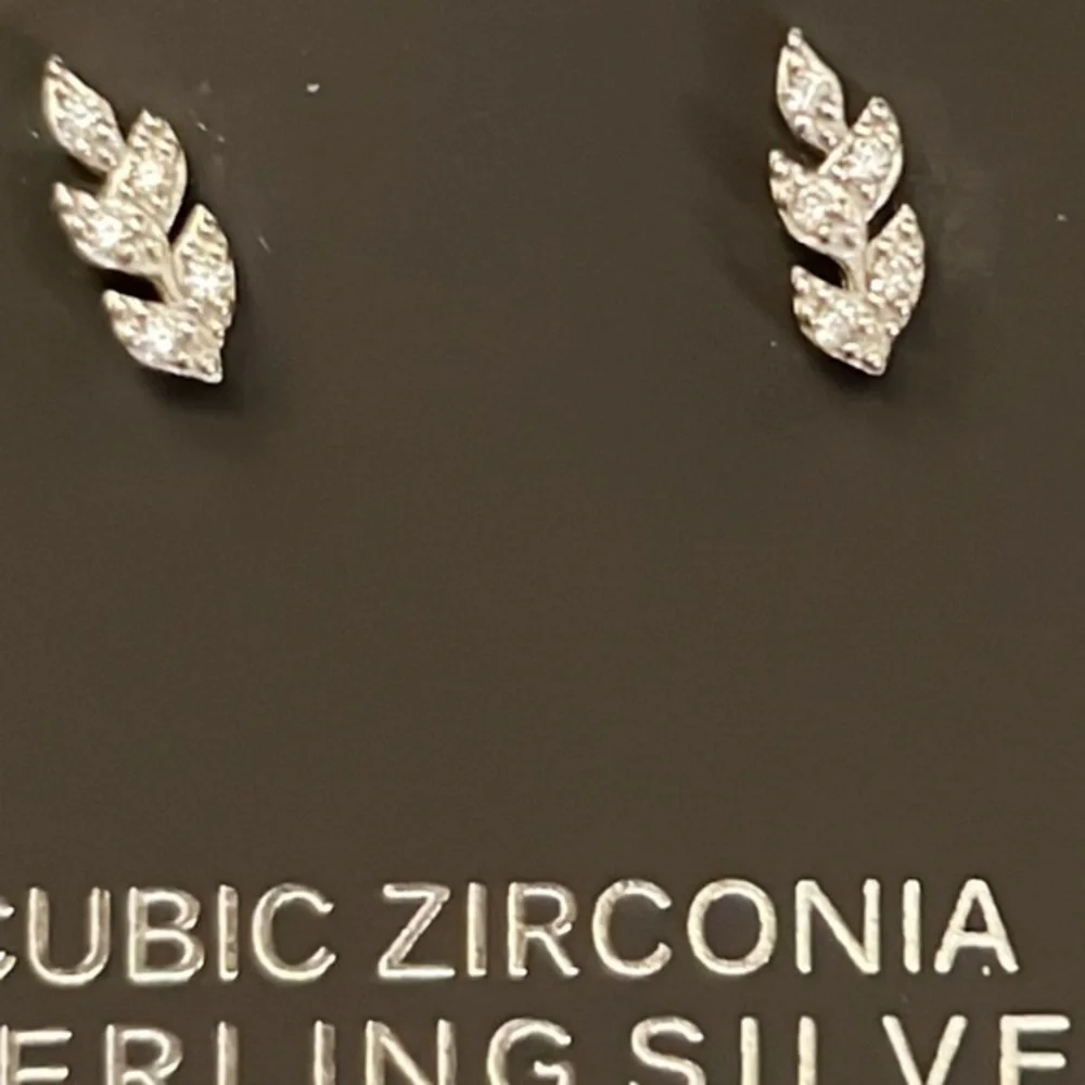 Primrose‎ Cubic Zirconia Sterling Silver Petite Leaf Earrings 🍃